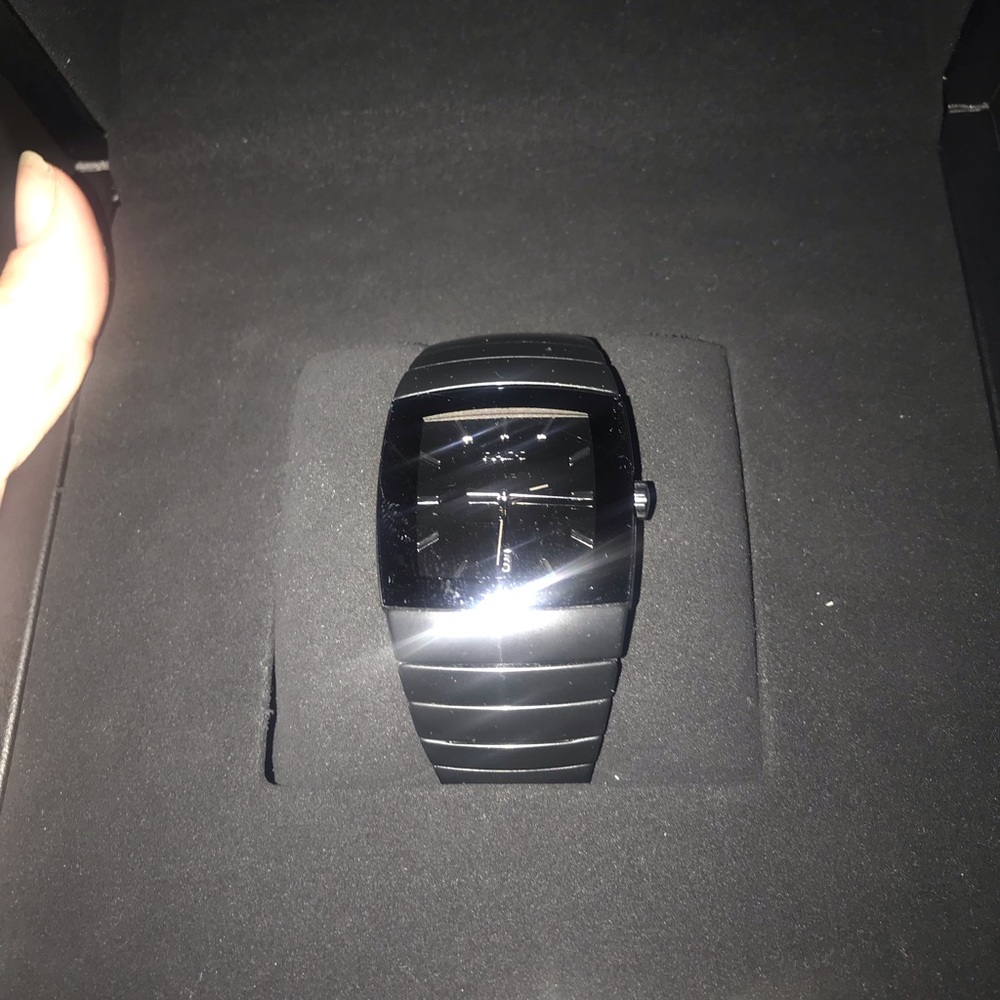 EXCLUSIVE - Men’s Rado Watch - Picture 2 of 6